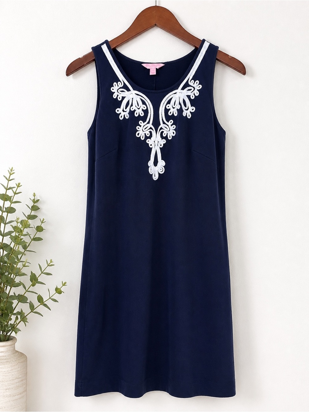 Lilly Pulitzer Soft Shift Dress Navy Embroidered Sleeveless Size M